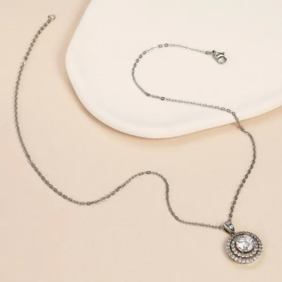 New White Cubic Zircon Diamond Necklace - Picture 5 of 5